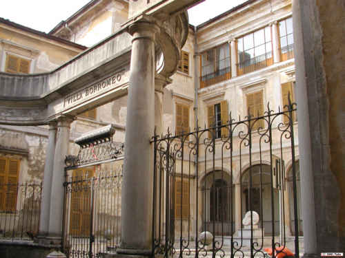 Ingresso Via Roma